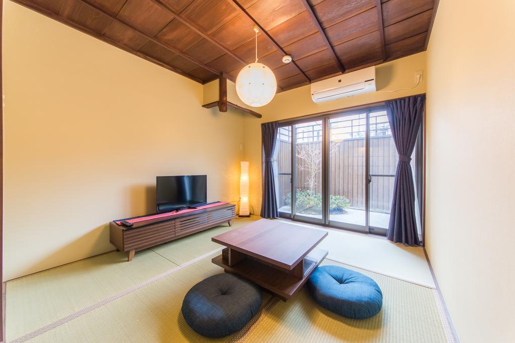 Entrance Life Enmachi By Japaning Villa Kyoto Exterior photo