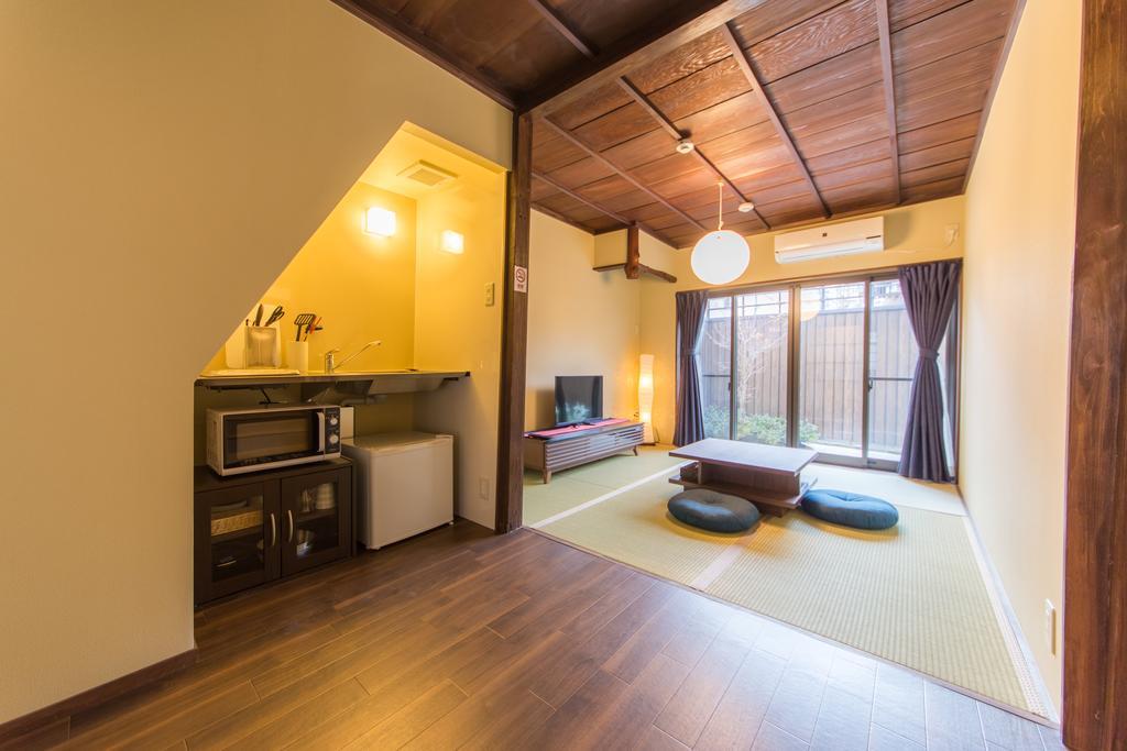 Entrance Life Enmachi By Japaning Villa Kyoto Exterior photo